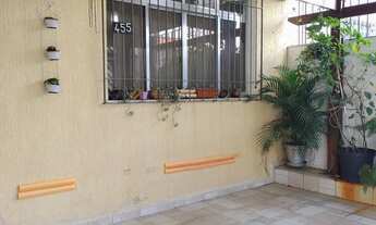 Imagem: 3 dormitórios, 2 banheiro, 2 vagas na garagem