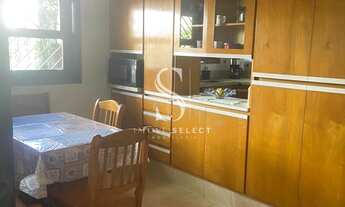 Imagem 4: Casa Térrea, com 4 dormitórios ( 2 suítes ), 2 banheiros, 3 salas, 4 vagas, na Super Quadr