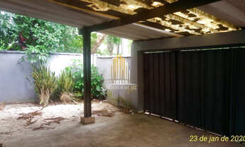 Imagem 6: CASA TÉRREA DE 253M² POSSUI 4 DORMITÓRIOS (1 SUÍTE), 1 SALA E 3 VAGAS, À VENDA NA REGIÃO D