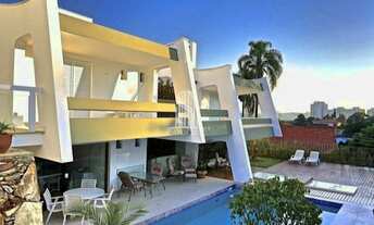 Imagem 2: Alto de Pinheiros - Casa Sobrado de 471m² com 4 dormitórios sendo 2 suítes e 6 vagas de ga