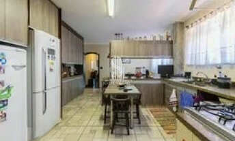 Imagem 3: SOBRADO COM TRÊS DORMITÓRIOS (UMA SUÍTE), TRÊS BANHEIROS E SEIS VAGAS NA SAÚDE SOBRADO NA