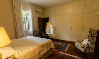 Imagem 5: CASA TÉREEA DE 337M² POSSUI 5 DORMITÓRIOS SENDO 1 SUÍTE, 1 SALA E 3 VAGAS À VENDA NA REGIÃ