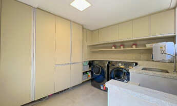 Imagem 2: Casa térrea em rua sem saída ao lado do Parque Horto Florestal, com 4 suítes e lazer compl