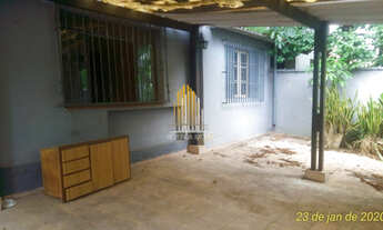 Imagem 4: CASA TÉRREA DE 253M² POSSUI 4 DORMITÓRIOS (1 SUÍTE), 1 SALA E 3 VAGAS, À VENDA NA REGIÃO D