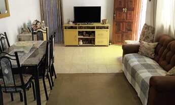 Imagem 1: Casa grande que foi dividida em duas, com terreno de 430 m2