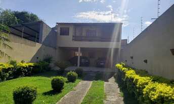 Imagem: Sobrado á venda com 07 dormitórios sendo