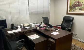 Imagem 5: Casa, 5 dormitórios, 2 vagas, com quintal, próximo ao metro, residencial, comercial