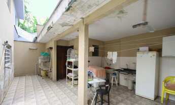 Imagem 2: Casa à venda com 220m², 3 quartos e 5 vagas