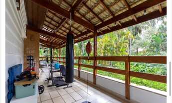 Imagem 3: Casa em condomínio com 04 dormitorios 04 suítes direito 5 vagas de garagem