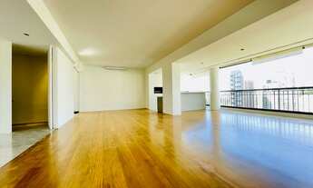 Imagem 4: Apartamento no Sumaré com 215m2 sendo 3 dormitorios e 4 vagas de garagem