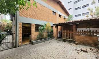 Imagem 2: CASA ASSOBRADADA EM PINHEIROS DE 197m² COM 4 QUARTOS , 2 SUITES , QUINTAL E 4 VAGAS Á VEN