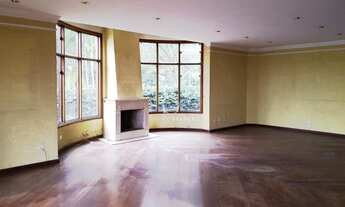 Imagem 1: Alto de Pinheiros - Casa sobrado de 527m² com 8 dormitórios/1 suite, 6 banheiros e 8 vagas