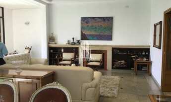 Imagem 4: Pacaembú - Casa à venda de 520m² com 4 dormitórios sendo suítes e 5 vagas de garagem