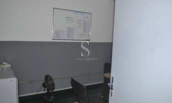 Imagem: Galpão Comercial de 1.785m² pavimento