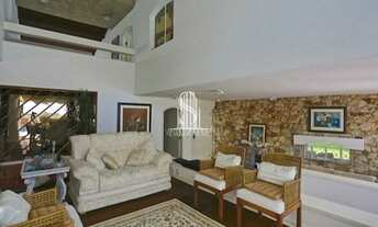 Imagem 7: Alto de Pinheiros - Casa Sobrado de 471m² com 4 dormitórios sendo 2 suítes e 6 vagas de ga