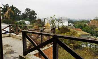 Imagem 3: Alto de Pinheiros - Casa sobrado de 527m² com 8 dormitórios/1 suite, 6 banheiros e 8 vagas