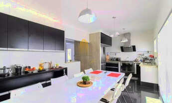 Imagem: SOBRADO RESIDENCIAL DE 200M² POSSUI 4 DORMITÓRIOS