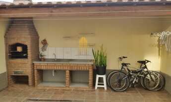 Imagem 4: CASA TÉRREA DE 222M², POSSUI 3 DORMITÓRIOS (1 SUÍTE), 2 SALAS E 2 VAGAS, À VENDA NA REGIÃO