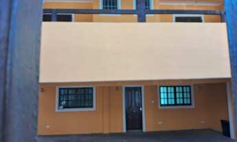 Imagem 2: Casa de 225 m² útil, com 5 dormitórios, 1 suíte, 3 banheiros, 5 vagas