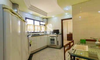 Imagem 2: APARTAMENTO COM QUATRO DORMITÓRIOS (DUAS SUÍTES), DOIS BANHEIROS E QUATRO VAGAS NA CIDADE