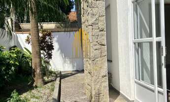 Imagem 1: CAMPO BELO, CASA DE 240M², 4 DORMITÓRIOS SENDO 2 SUÍTES, 4 SALAS, E 3 VAGAS À VENDA