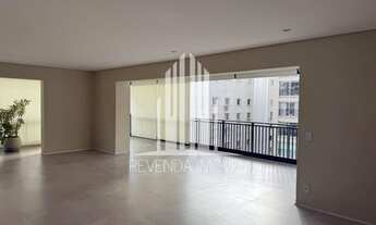 Imagem 6: Apartamento Alto Padrão de 207m² com 3 Quartos e 4 Vagas à Venda