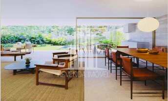 Imagem 3: Imóvel de Luxo no Jardim Petrópolis: Casa em Condomínio com 3 Suítes e 702m² em São Paulo