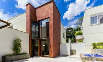 Imagem: Luxuosa casa em condomínio à venda em