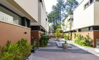 Imagem: Luxuosa Casa em Condomínio à Venda em