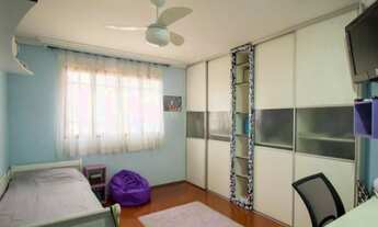 Imagem 2: Casa à venda com 286m², 4 quartos e 5 vagas