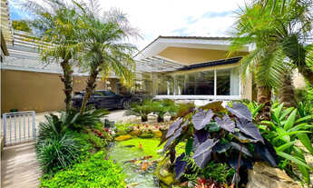 Imagem 3: Casa térrea em rua sem saída ao lado do Parque Horto Florestal, com 4 suítes e lazer compl