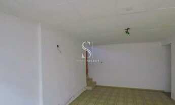 Imagem 2: SOBRADO RESIDENCIAL DE 252M² POSSUI 7 DORMITÓRIOS, 4 BANHEIROS E 1 VAGA Á VENDA NA REGIÃO