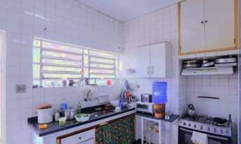 Imagem 4: CASA RESIDENCIAL DE 350M² COM TRÊS DORMITÓRIOS (UMA SUÍTE) E QUATRO VAGAS Á VENDA NA REGI