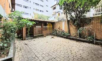 Imagem 3: CASA ASSOBRADADA EM PINHEIROS DE 197m² COM 4 QUARTOS , 2 SUITES , QUINTAL E 4 VAGAS Á VEN