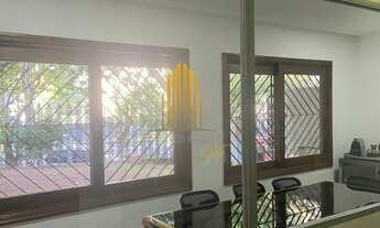 Imagem 3: Casa Térrea, com 4 dormitórios ( 2 suítes ), 2 banheiros, 3 salas, 4 vagas, na Super Quadr