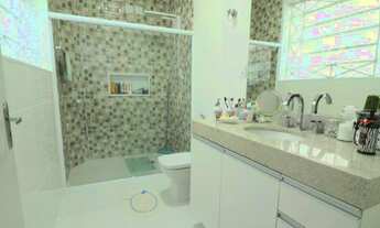 Imagem 2: Imóvel de luxo na Aclimação: Casa com 5 quartos, 2 suítes e 220m² em São Paulo-SP