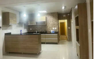 Imagem 2: Campo Belo - Casa de 220m² com 4 dormitorios sendo 2 suites, 4 banheiros e 5 vagas na gara