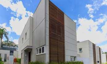 Imagem 3: Imperdível Casa em Condomínio de Luxo com 4 Suítes na Chácara Santo Antônio, Zona Sul de S