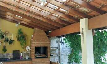 Imagem 1: Casa à venda de 3 dormitórios sendo 1 suíte e 4 vagas em Interlagos