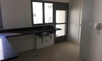 Imagem 2: Dormitório: 4, Suíte: 3, Banheiro:4, Vaga: 4, Área Útil: 192m2