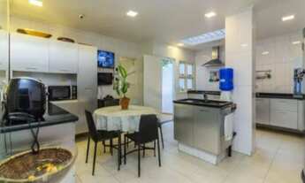 Imagem 7: Casa de luxo à venda em São Paulo: 5 quartos, 4 suítes, 7 banheiros, 10 vagas de garagem