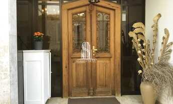 Imagem 3: Pacaembú - Casa à venda de 520m² com 4 dormitórios sendo suítes e 5 vagas de garagem