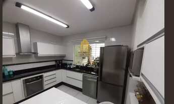 Imagem 4: CASA DE 181M² COM 4 DORM/4 SUITES, 5 BANHEIROS, PISCINA E 4 VAGAS Á VENDA EM VILA MARIANA