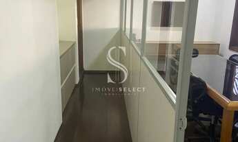 Imagem 5: Casa Térrea, com 4 dormitórios ( 2 suítes ), 2 banheiros, 3 salas, 4 vagas, na Super Quadr