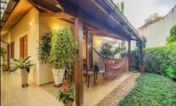 Imagem: Casa à venda com 280m², 3 quartos e 3