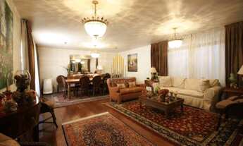 Imagem 7: Alto de Pinheiros - Sobrado de 453m com 4 dormitórios, 2 suítes, piscina e 6 vagas