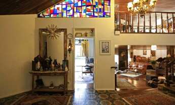 Imagem 2: Alto de Pinheiros - Sobrado de 453m com 4 dormitórios, 2 suítes, piscina e 6 vagas