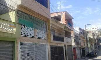 Imagem: Sobrado com três andares Flor da Cantareira