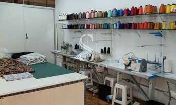 Imagem 2: Sobrado de 397m² com 3 dormitórios / 1 suíte, 4 banheiros e 5 vagas à venda na região da L