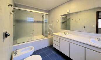 Imagem 6: CASA ASSOBRADADA EM PINHEIROS DE 197m² COM 4 QUARTOS , 2 SUITES , QUINTAL E 4 VAGAS Á VEN